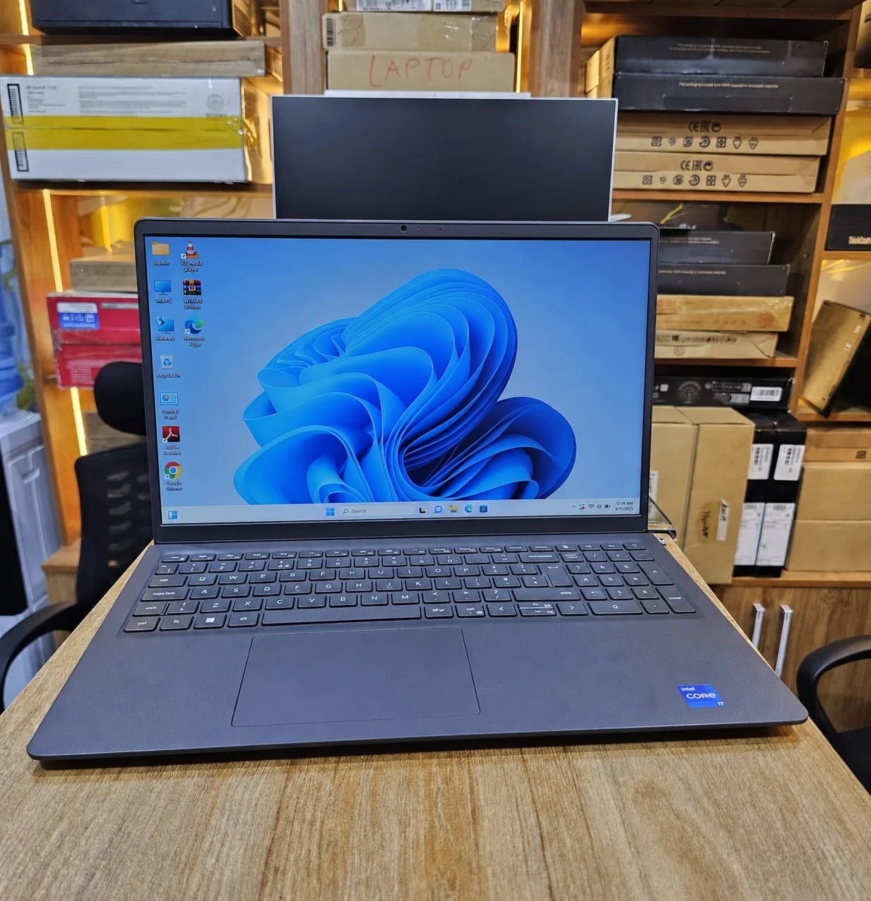 Dell Vostro 15 3510 | Intel Core i5 (11th Gen) | 8GB | 256GB SSD