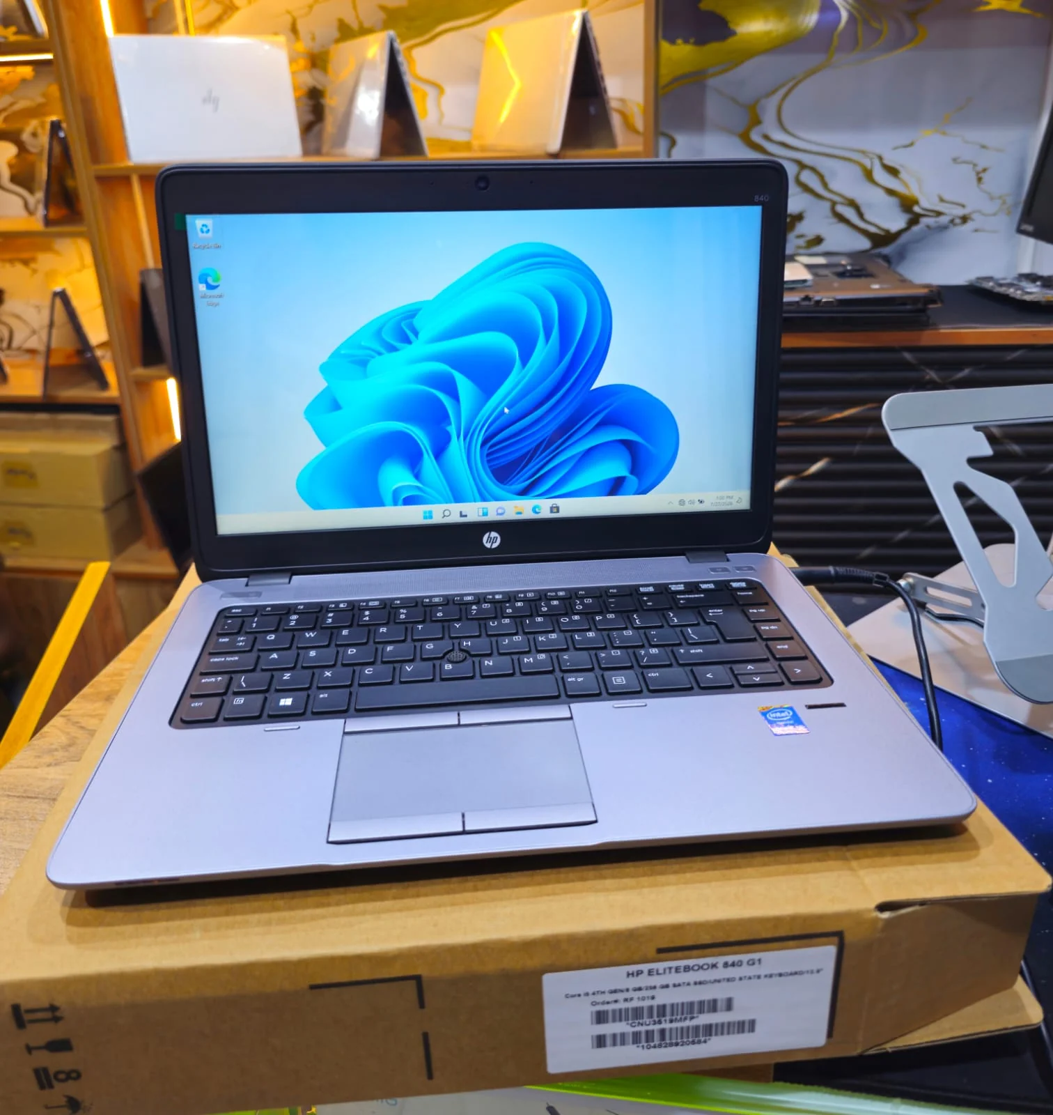 HP EliteBook 840 G1 | Intel Core i5 (4th Generation) | 8GB | 256GB SSD